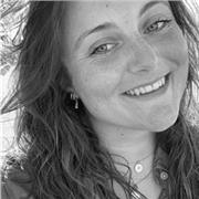 Professeur des écoles pendant 2 années en alternance, j’aime particulièrement l’entraide pour faire progresser les élèves